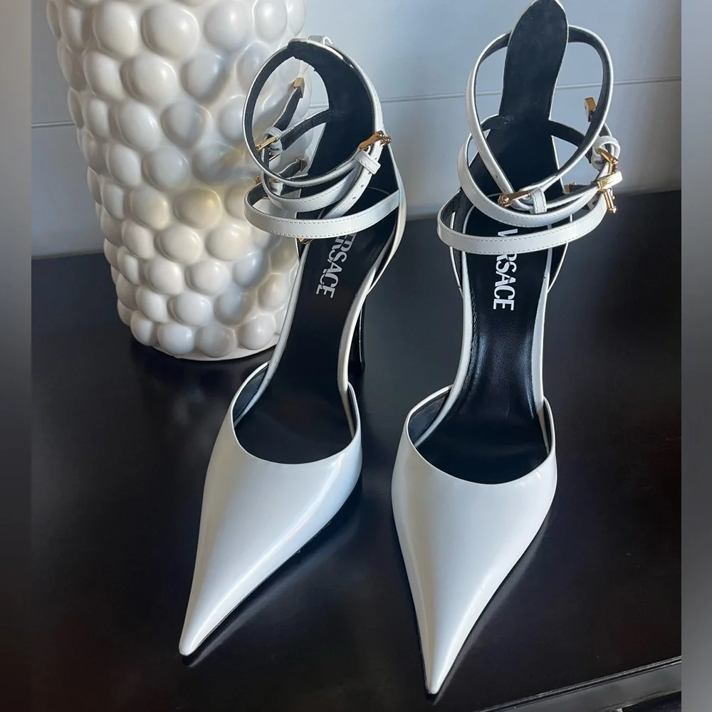 Versace Pin Point Glossed Pumps Sz 38.5 - Picture 2 of 8